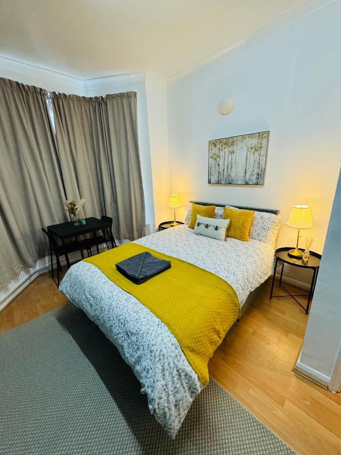 2 Bedrooms House Near Central London Exterior foto