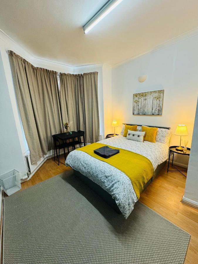 2 Bedrooms House Near Central London Exterior foto