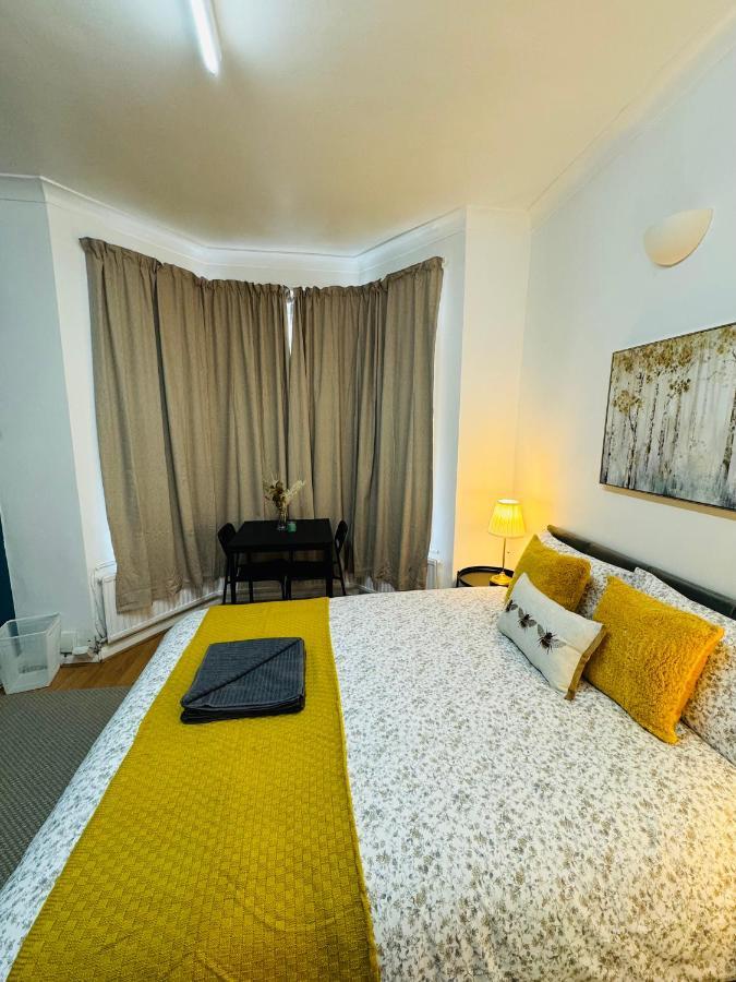2 Bedrooms House Near Central London Exterior foto