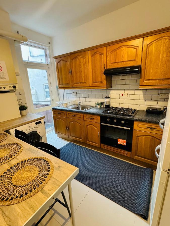 2 Bedrooms House Near Central London Exterior foto